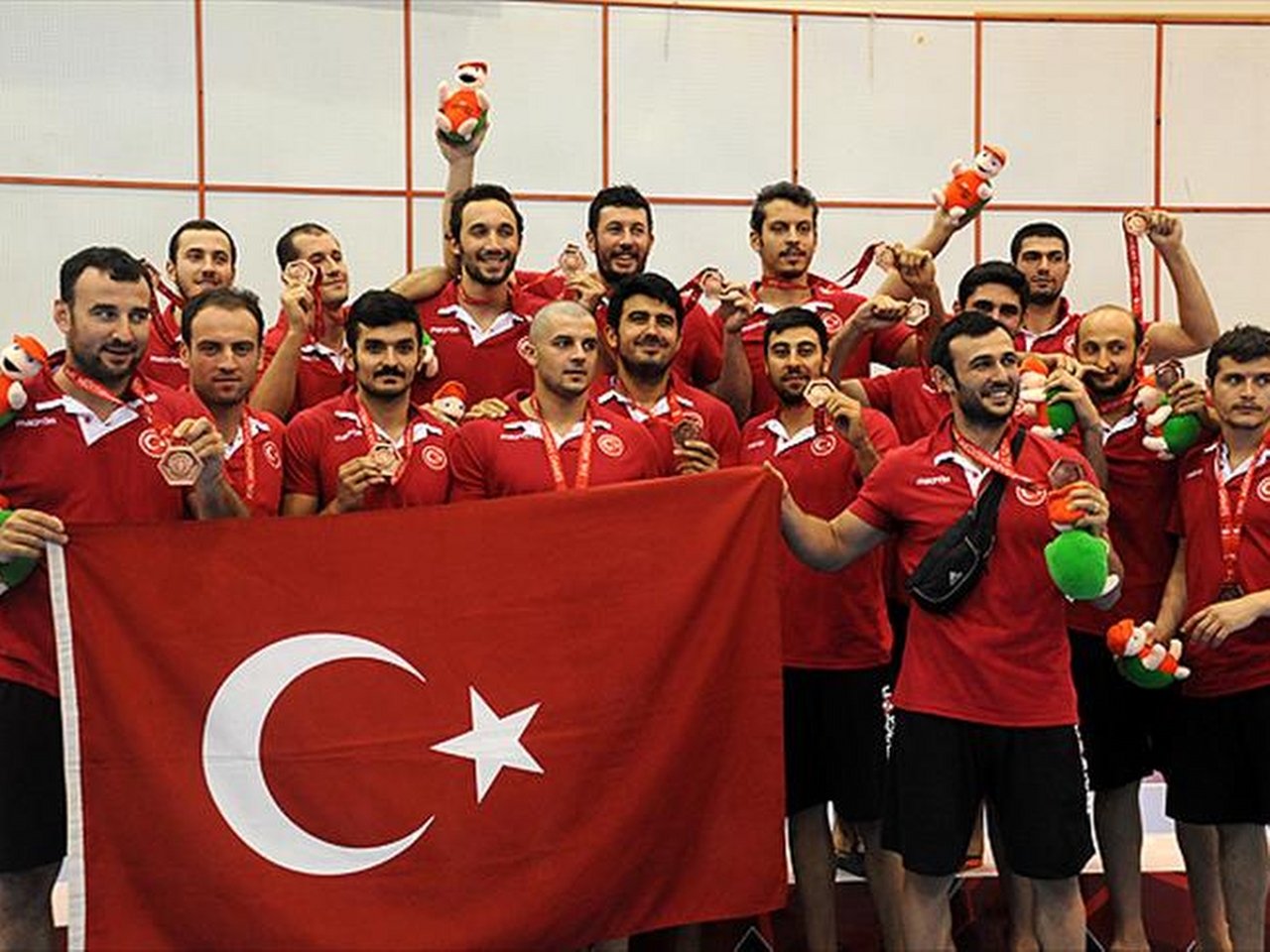 AKDENİZ OYUNLARI Resimleri AKDENİZ OYUNLARI Resimleri