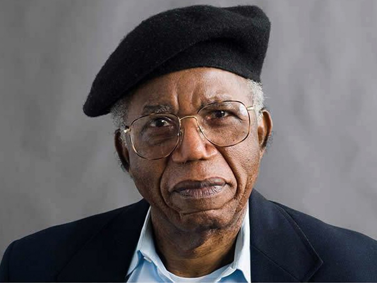 Chinua Achebe Resim