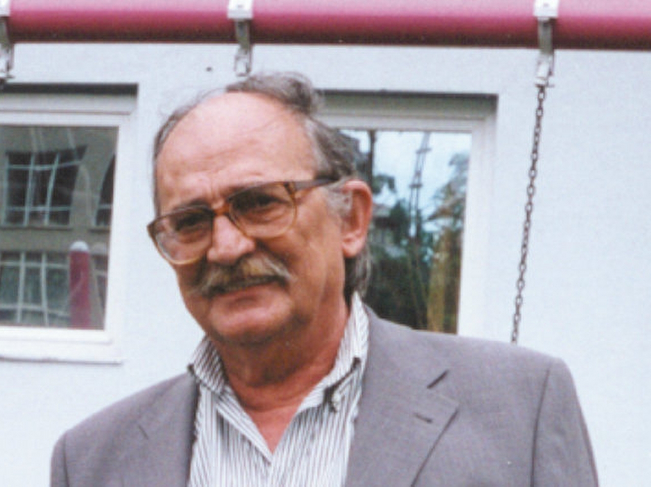 Oğuz Aral Resimleri Oğuz Aral Resimleri